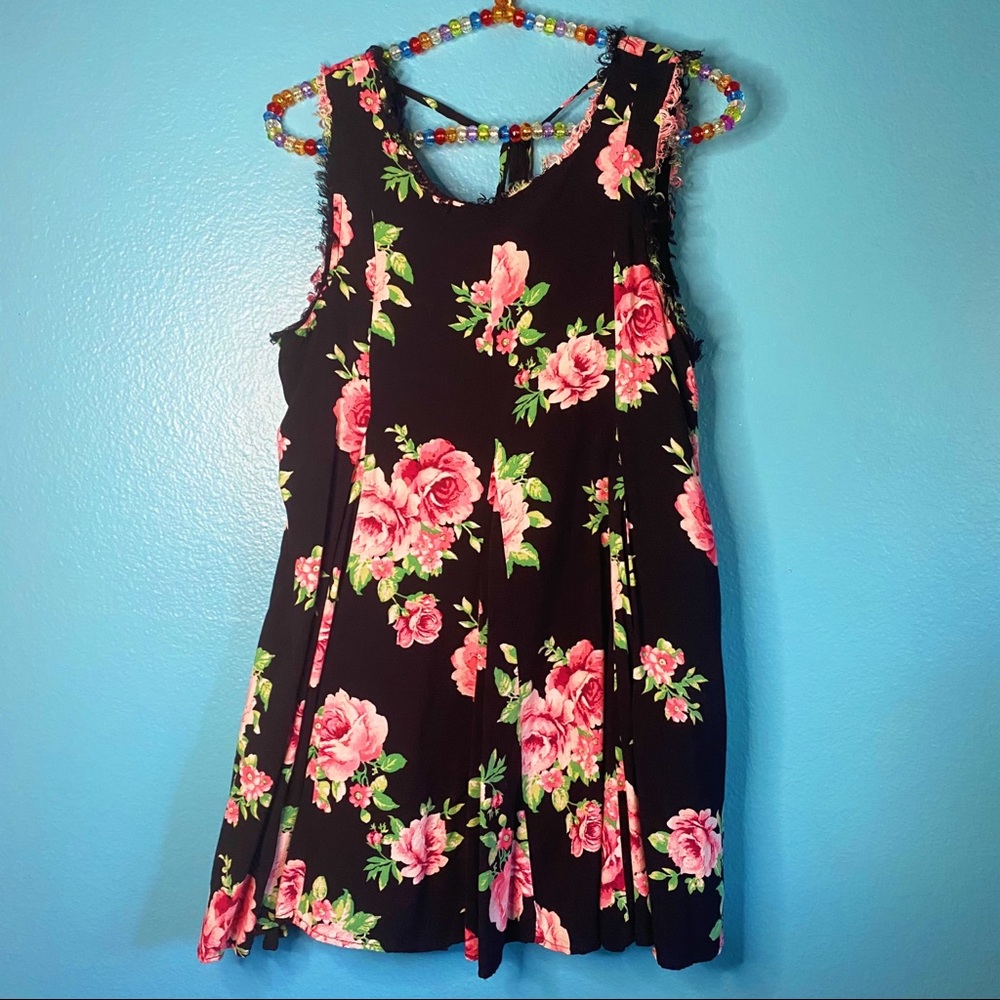 ✨Host Pick✨ Blu Pepper floral blouse